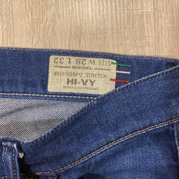 Diesel jeans size W28 L32 mid-waist & skinny leg - Picture 2 of 5